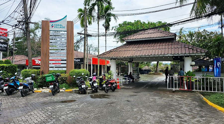 Canal Village Shopping Centre