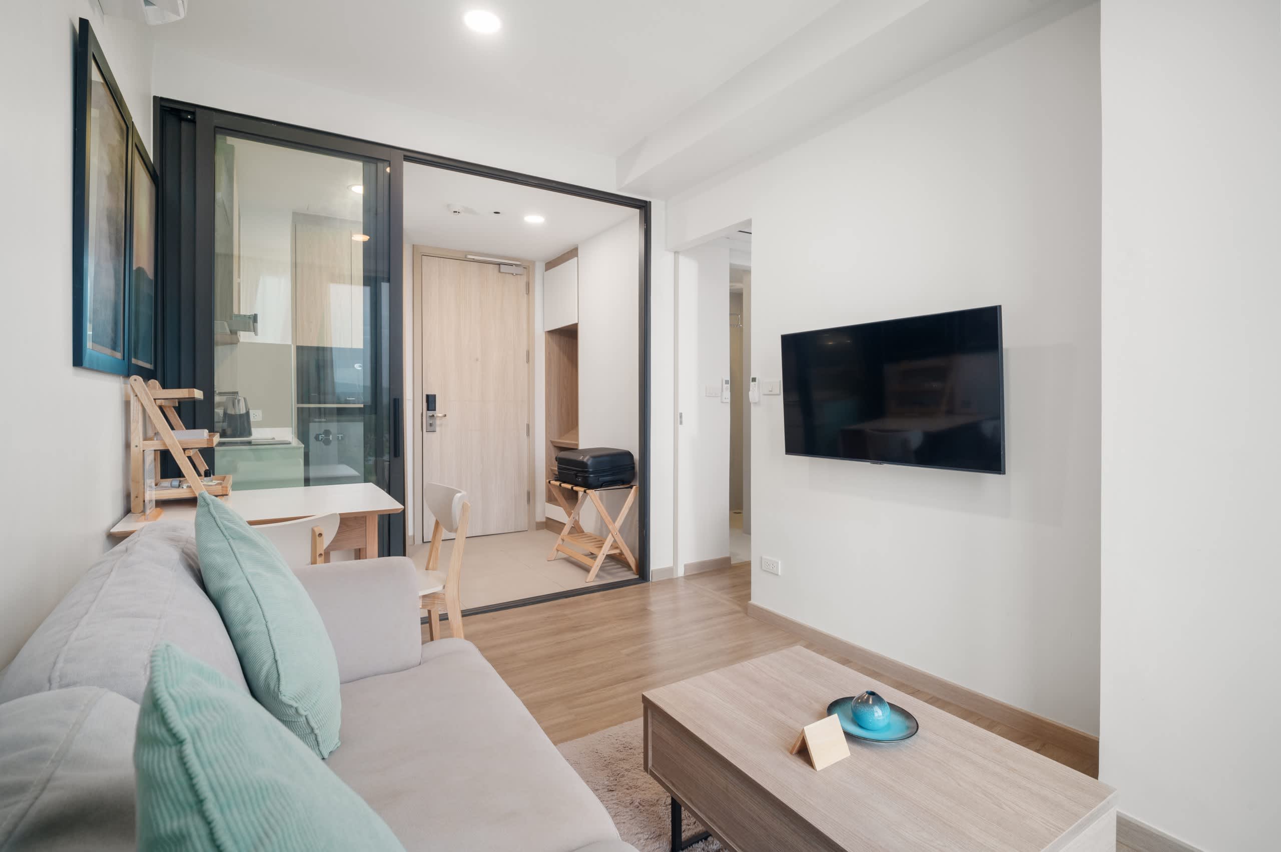 Skypark Aurora 1BR 1Bx Golf side