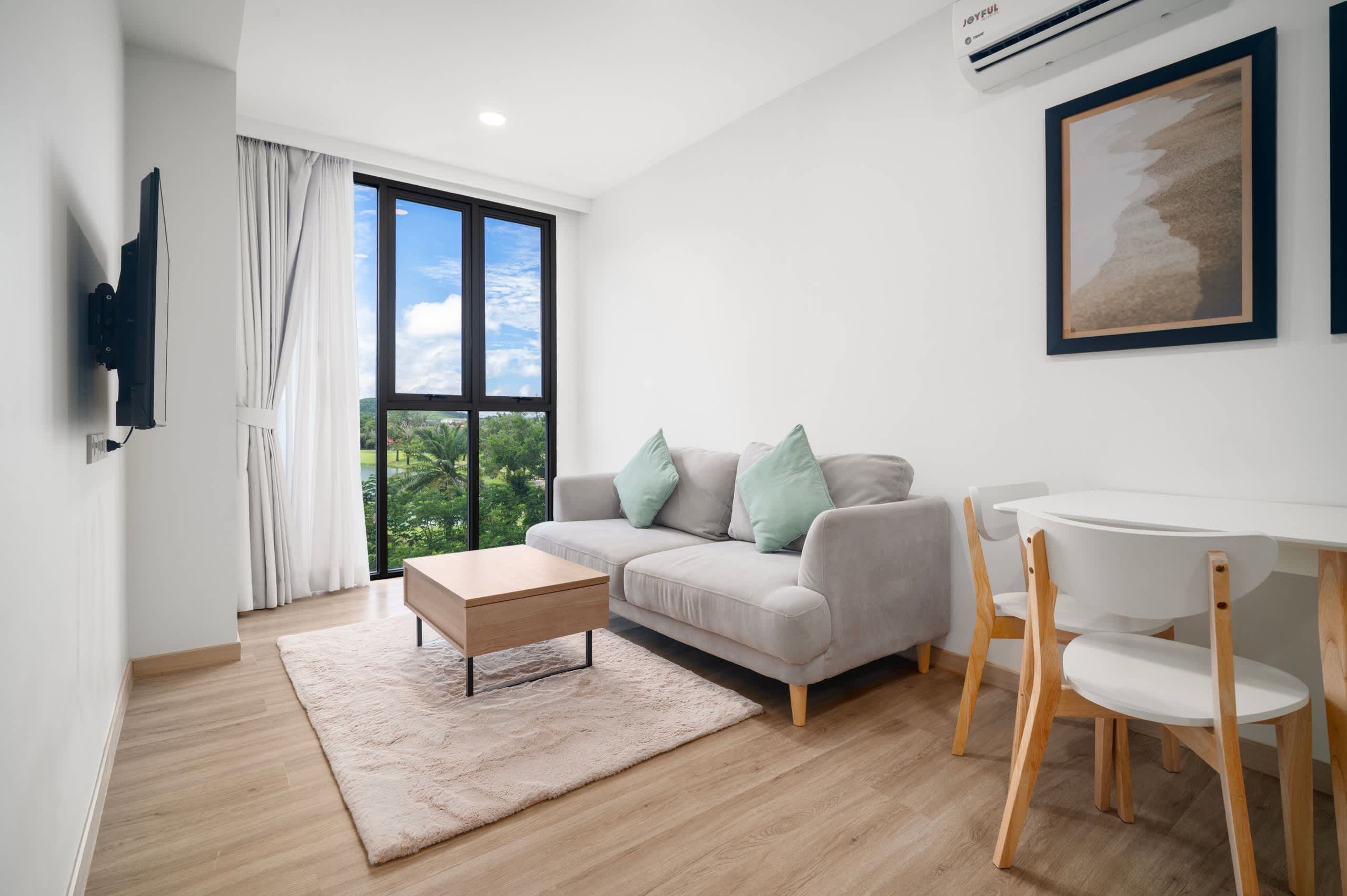 Skypark Aurora 1BR 1Cx Golf side