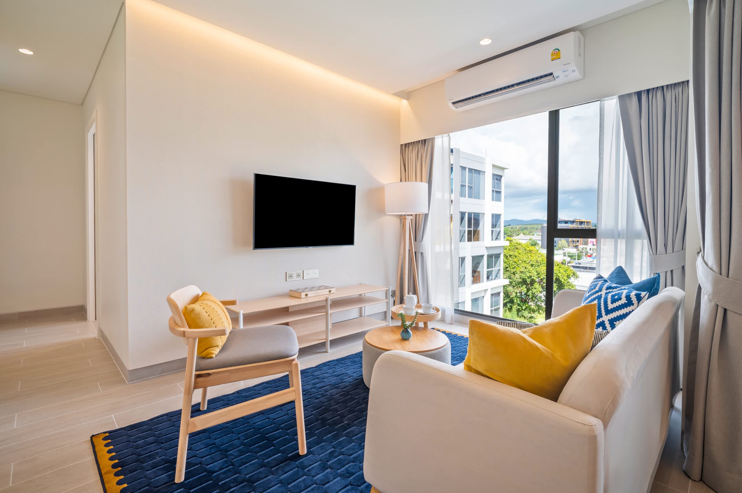 Laguna Lakeside Residences 2BR C4 Lake side