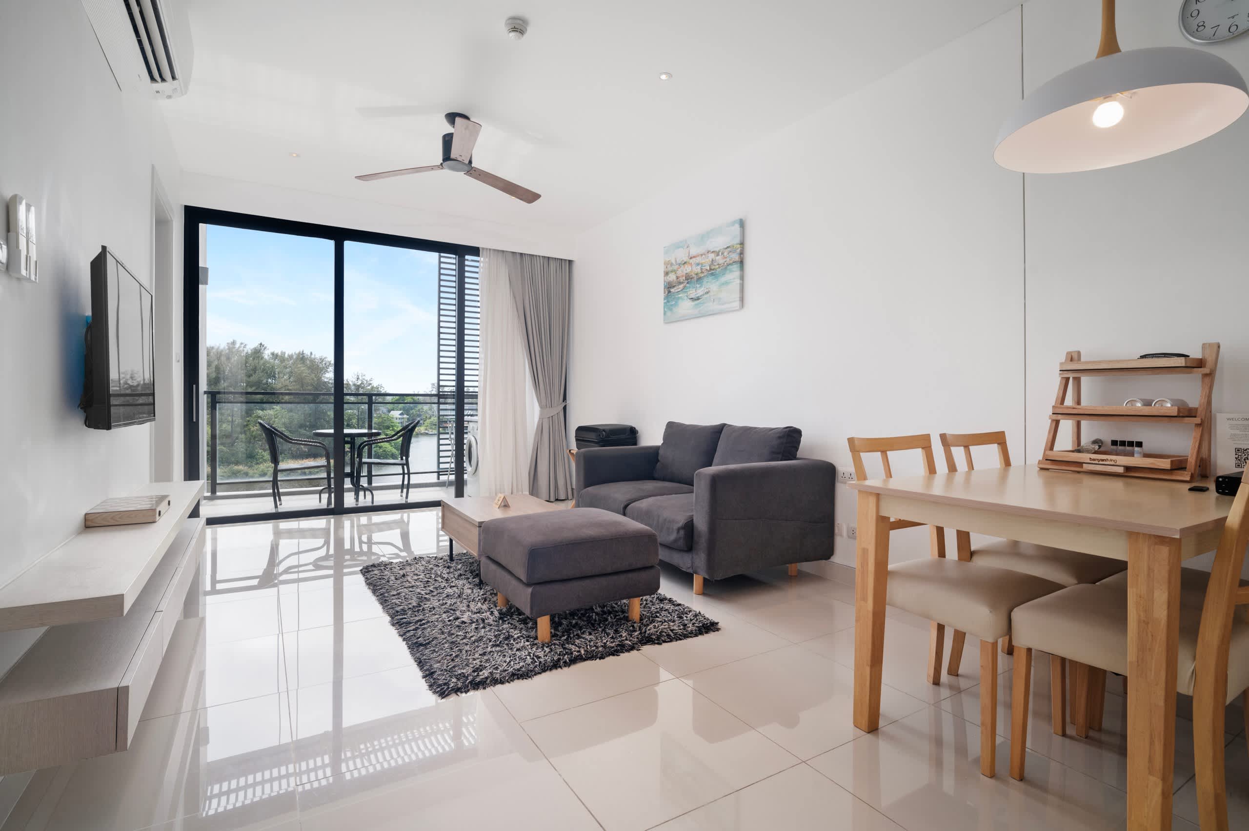 Cassia Residences 2BR C Lake side