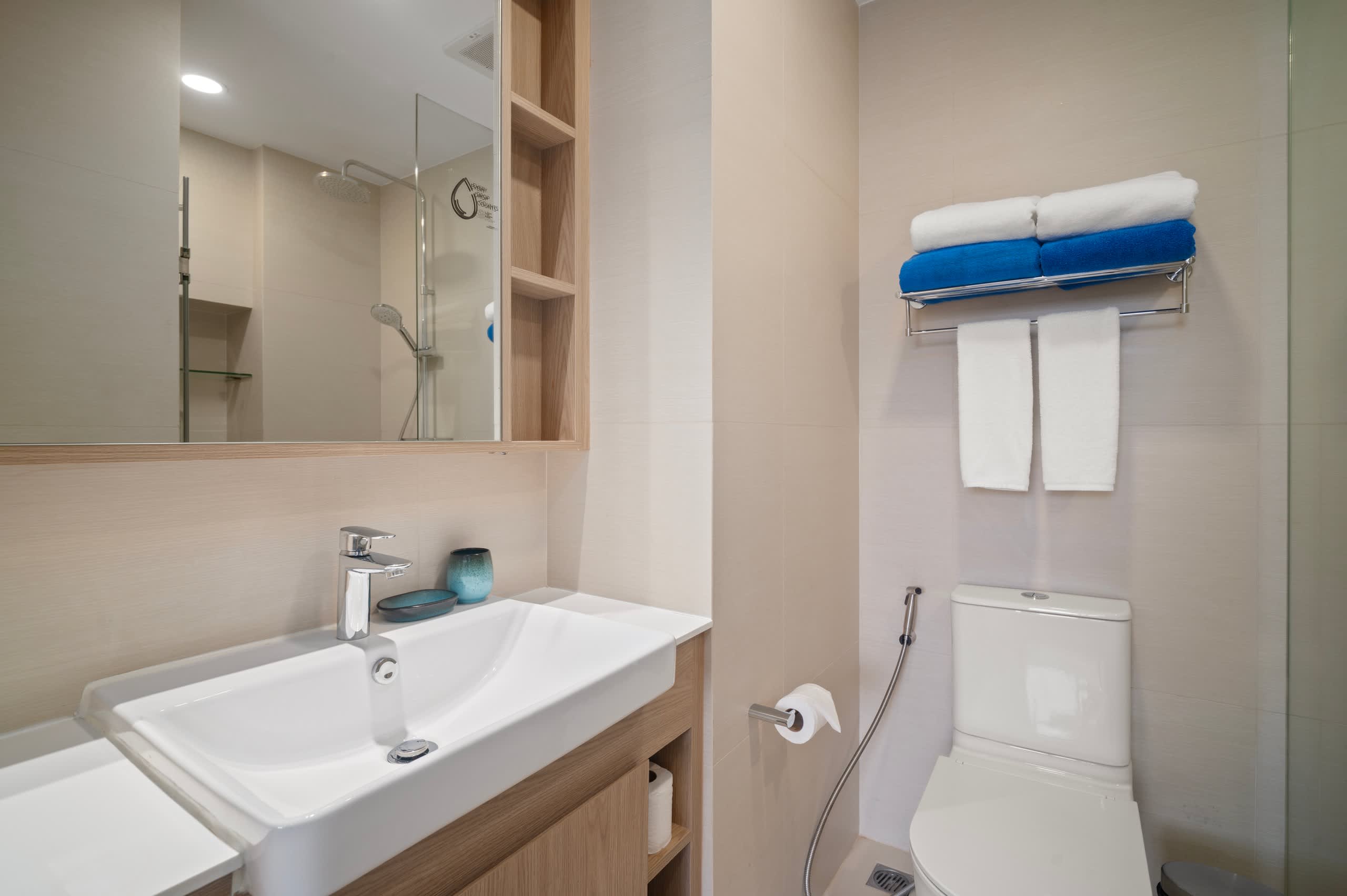 Skypark Aurora 1BR 1Cx Golf side