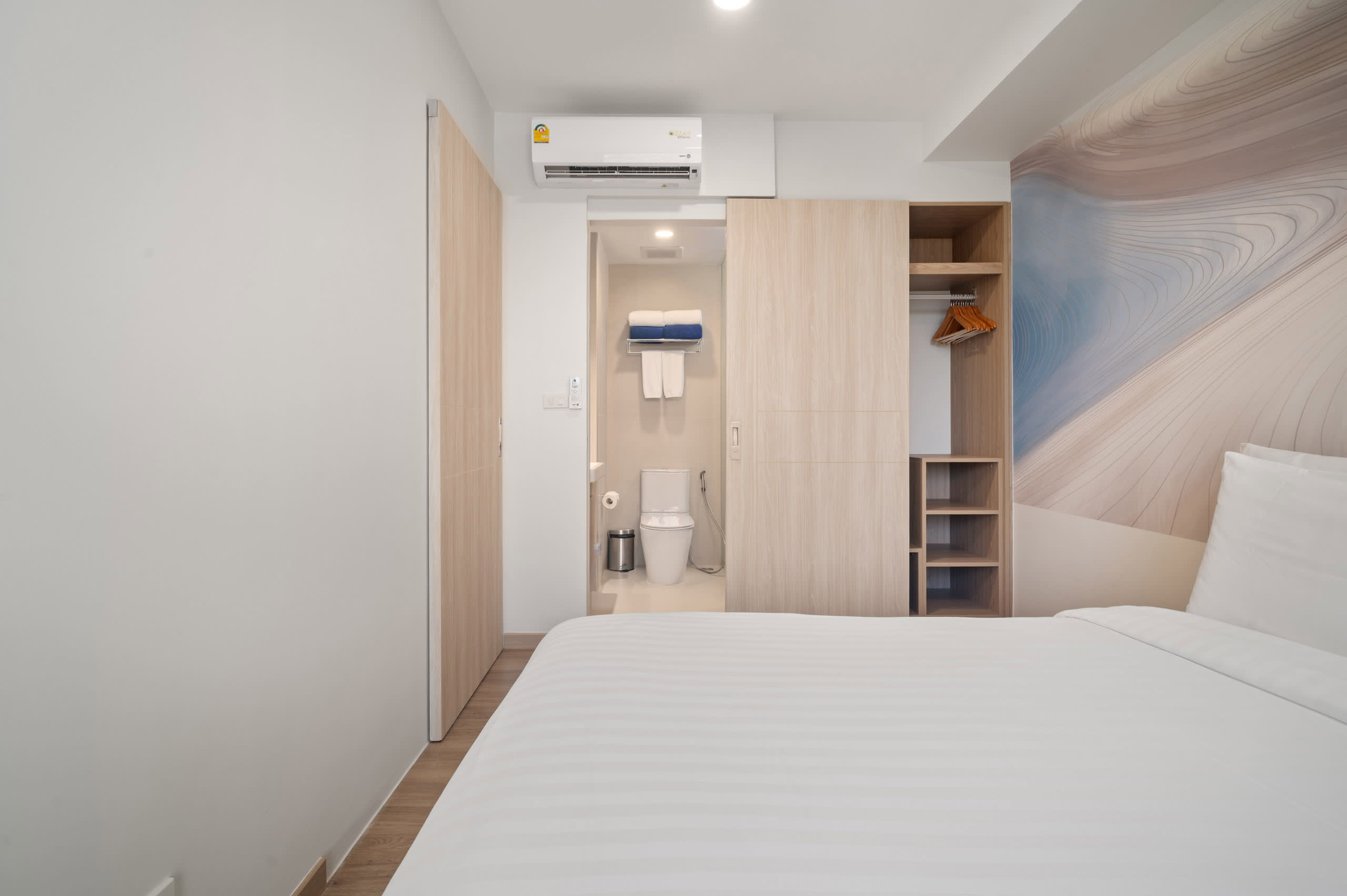 Skypark Aurora 1BR 1C Golf side