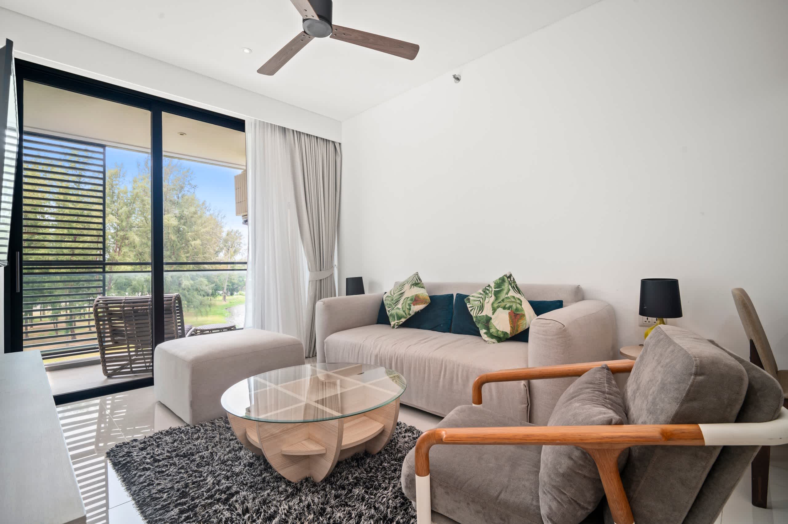 Cassia Residences 2BR D Sea side
