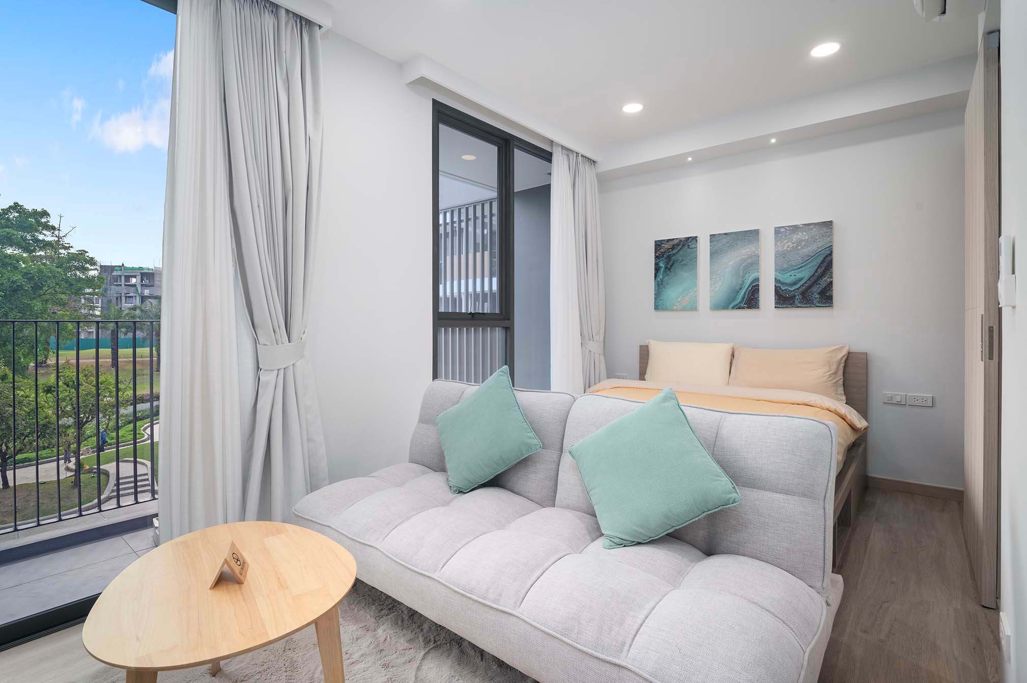 Skypark Aurora Studio 1A Golf side