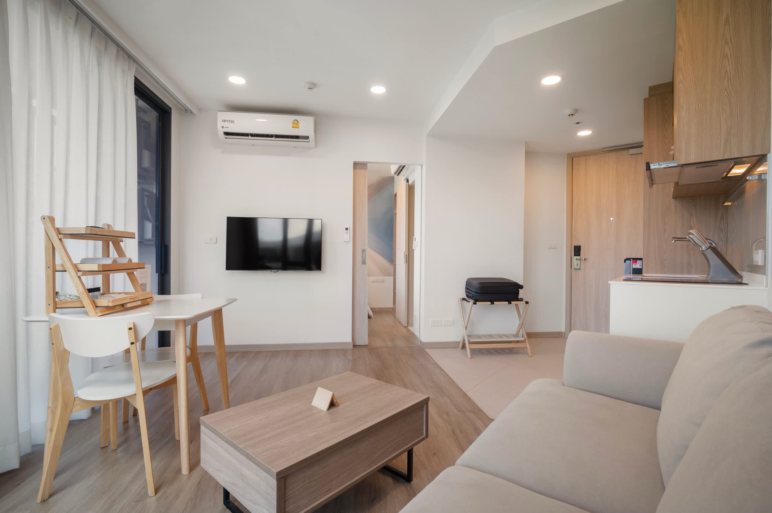 Skypark Aurora 1BR 1D Lake side