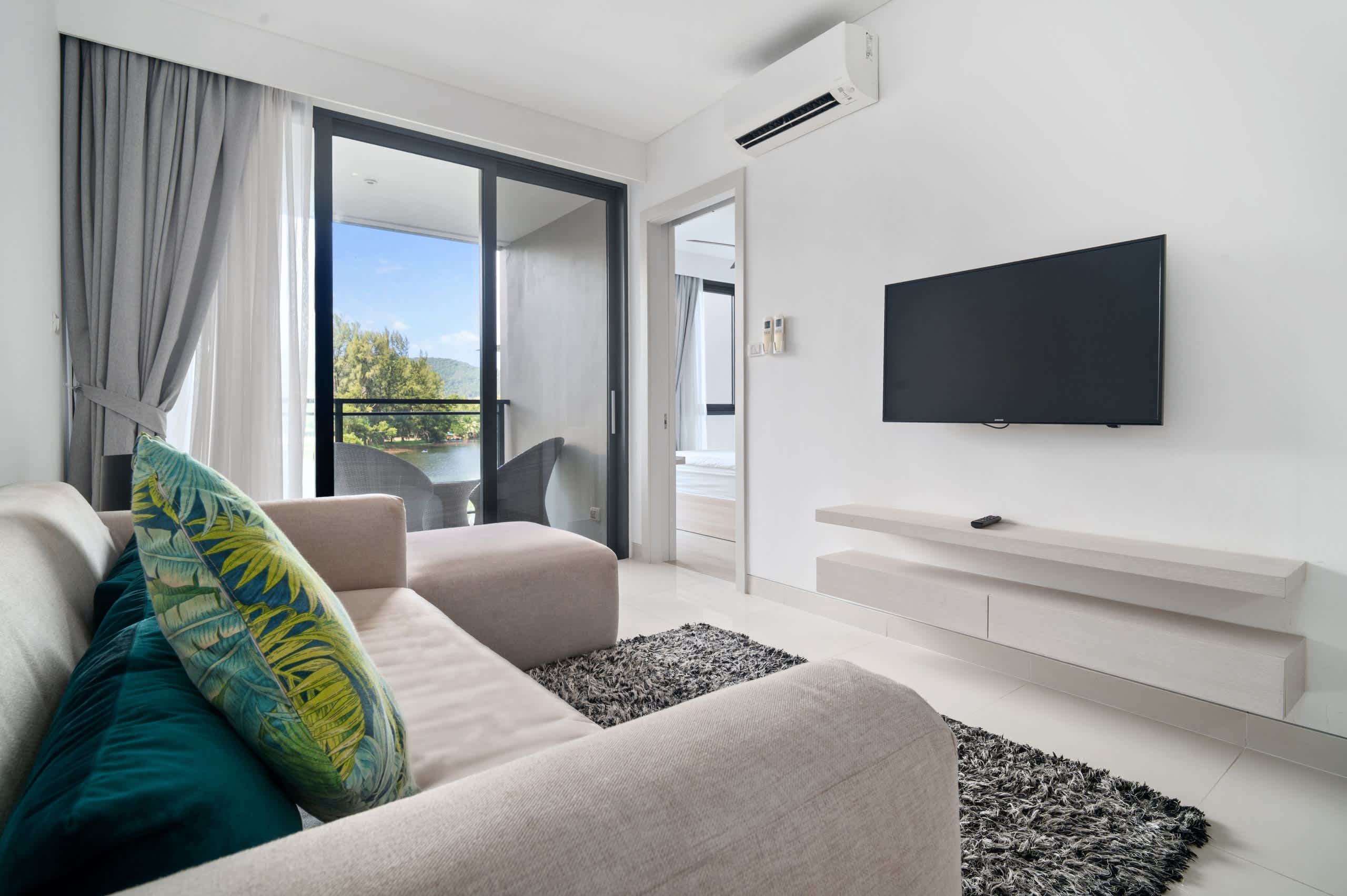 Cassia Residences 1BR A1 Sea side