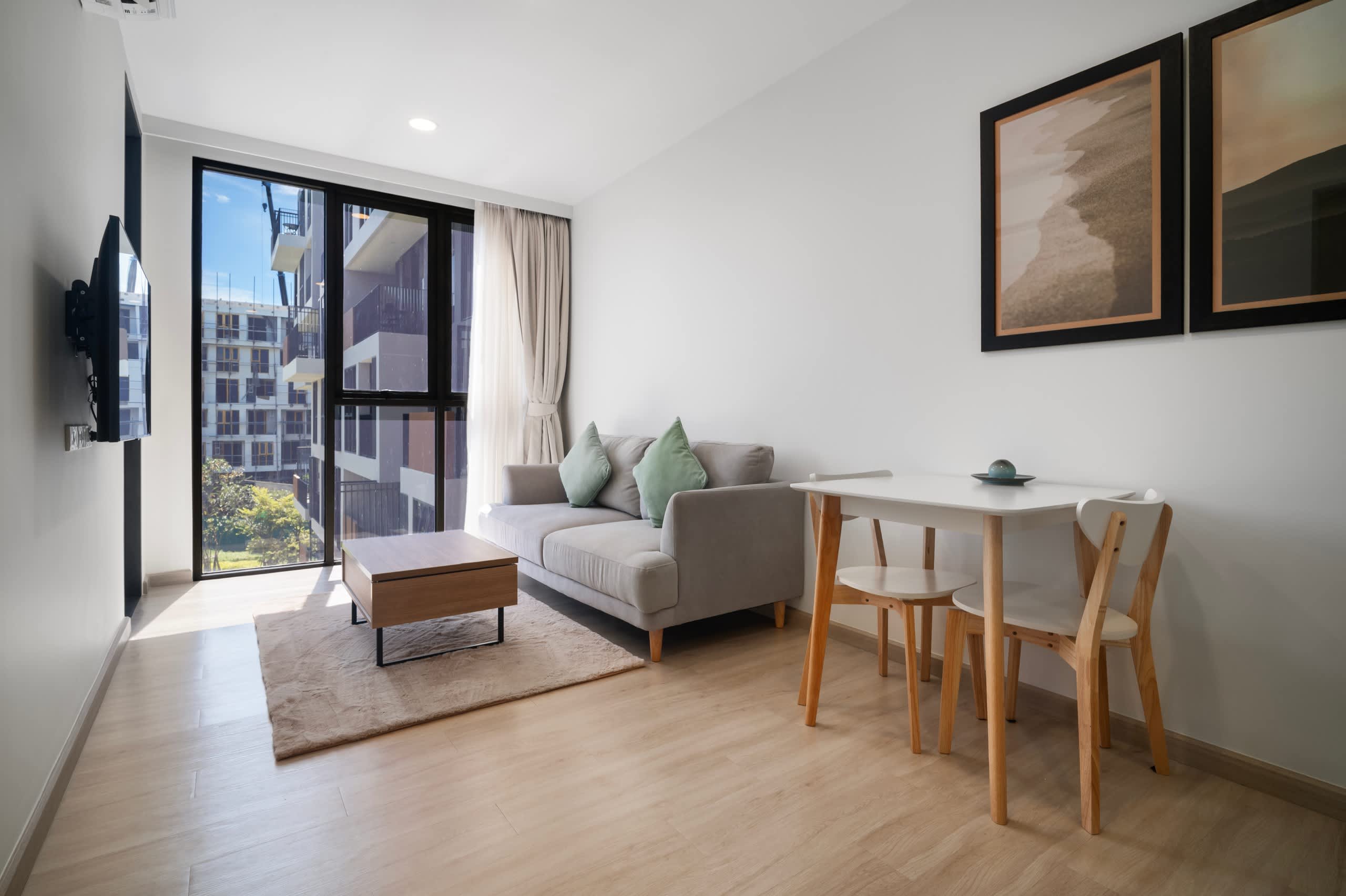 Skypark Aurora 1BR 1C Golf side