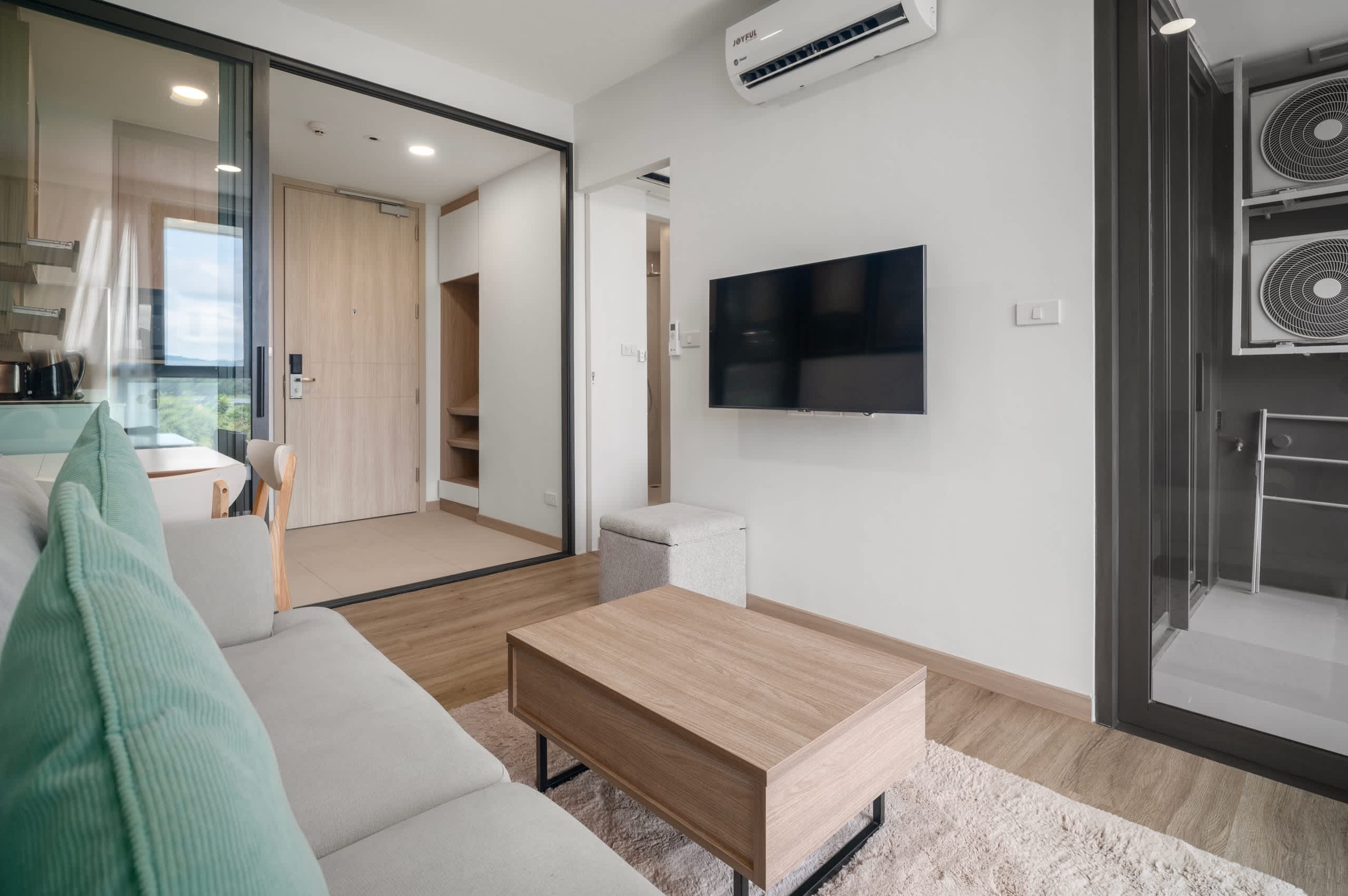 Skypark Aurora 1BR 1B Golf side