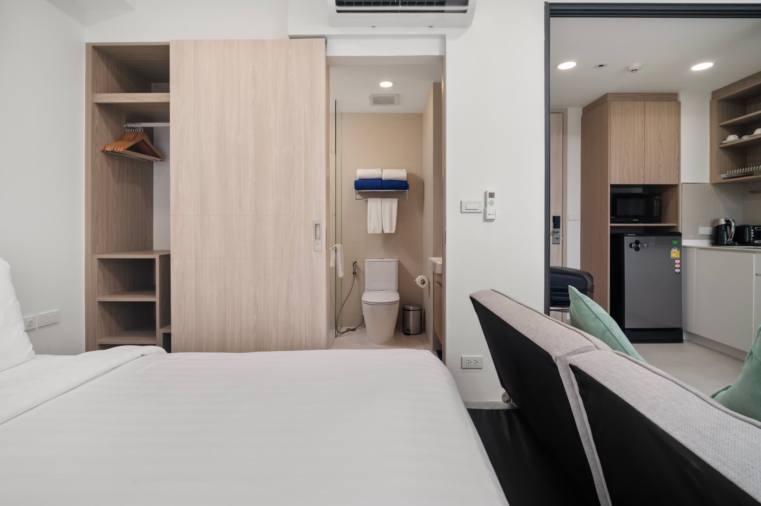 Skypark Aurora Studio 1A Golf side