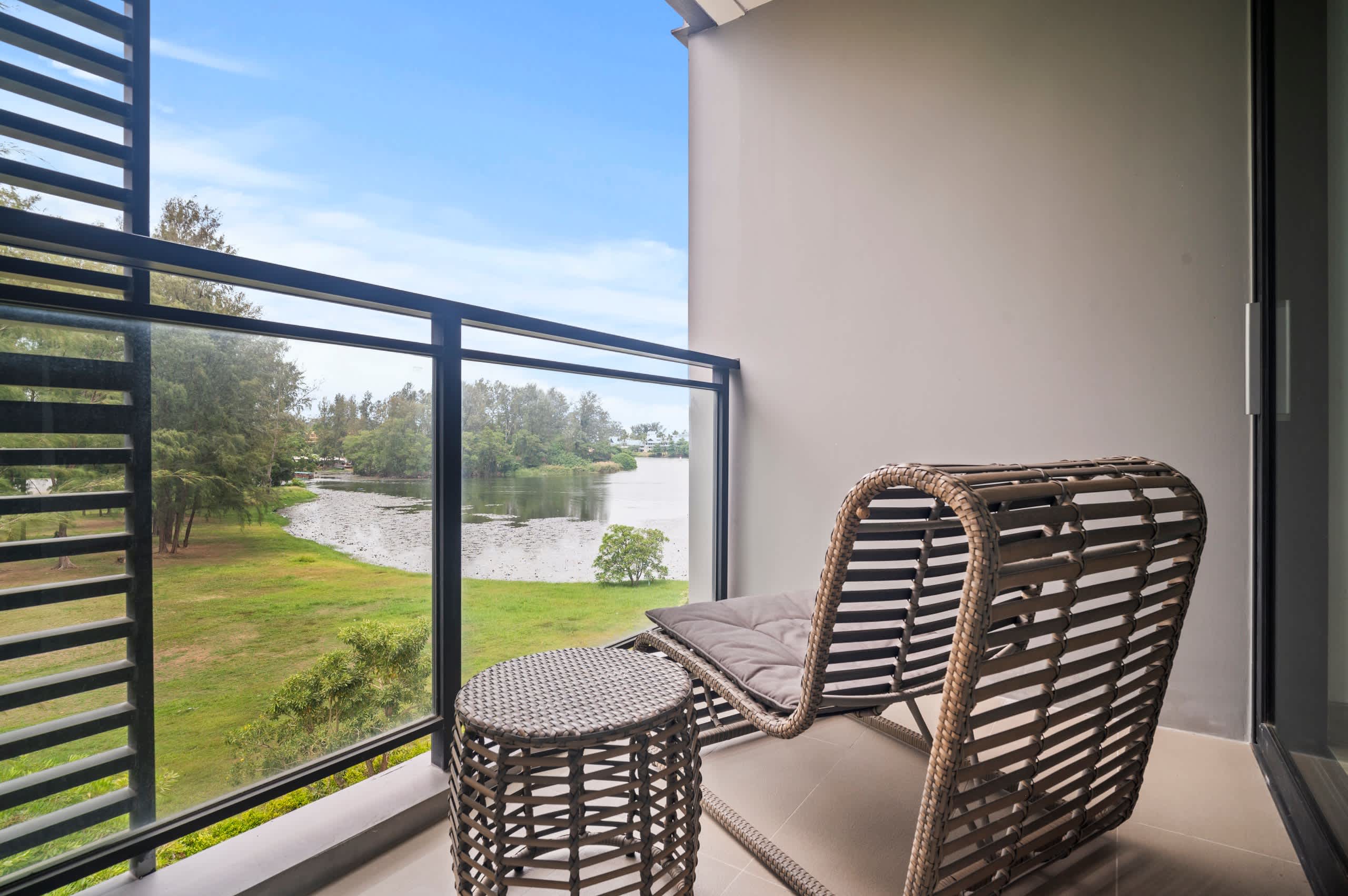 Cassia Residences 2BR D Sea side