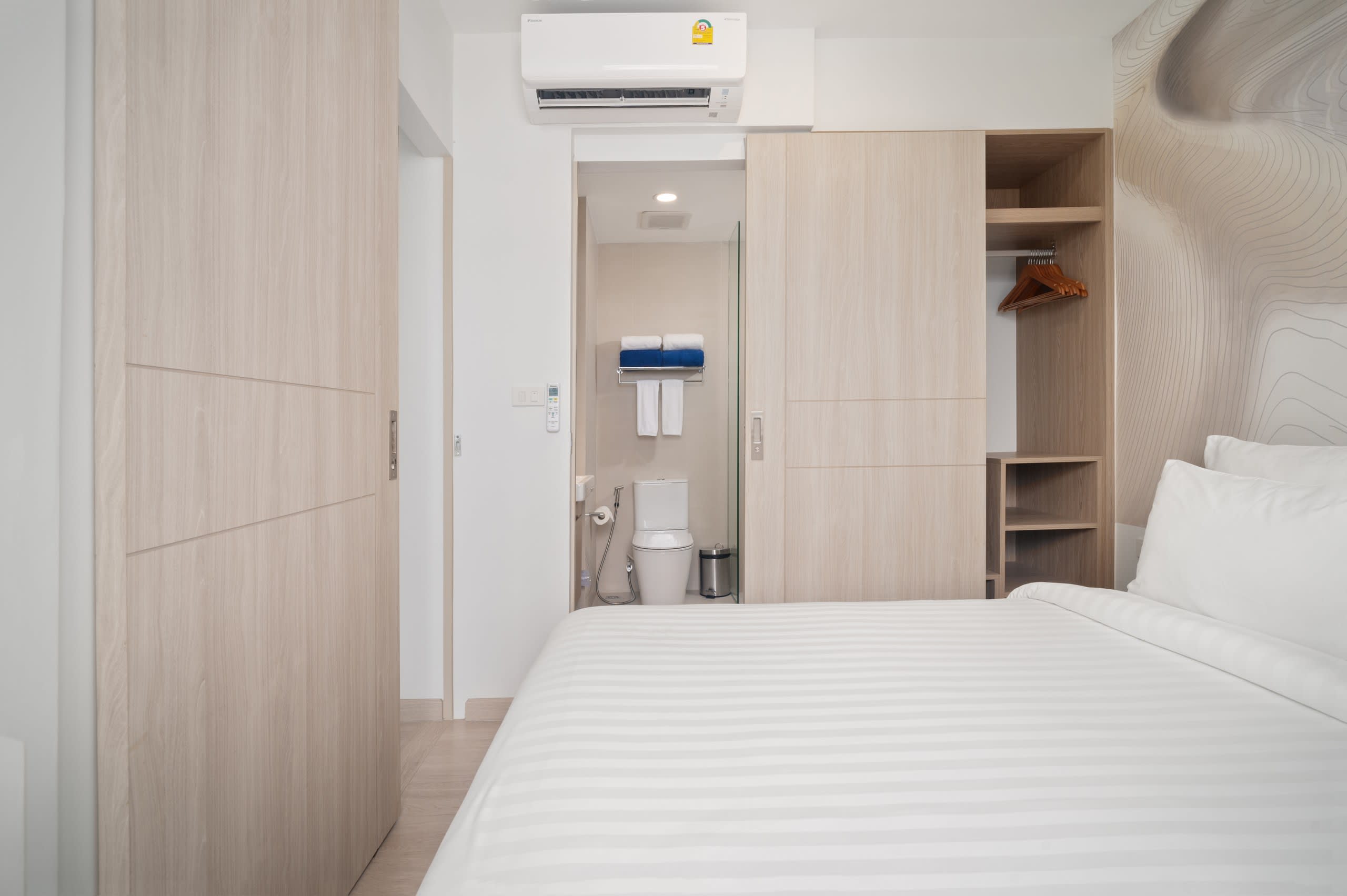 Skypark Aurora 1BR 1Bx Road side