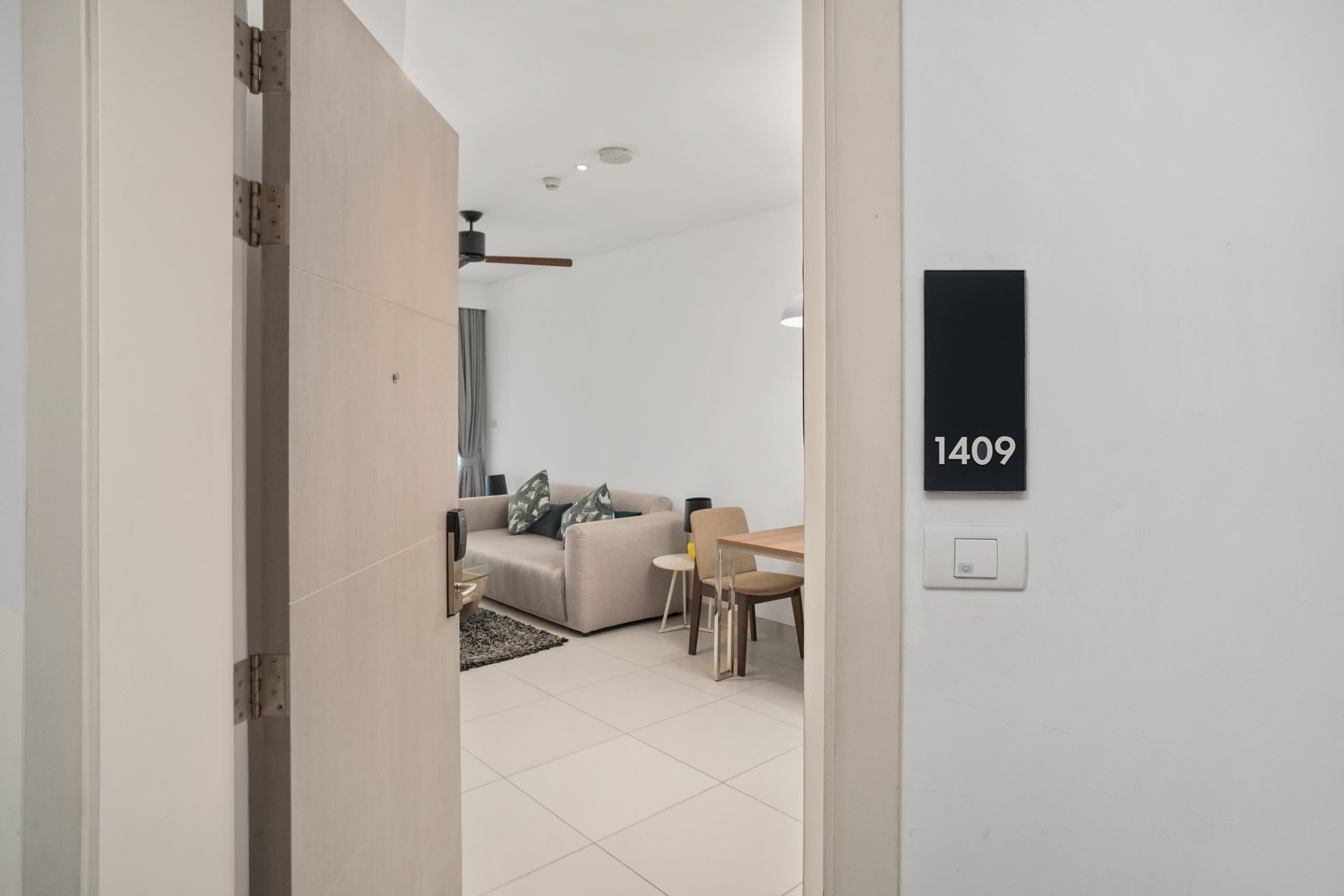 Cassia Residences, One-Bedroom 1409 A Deluxe Lake