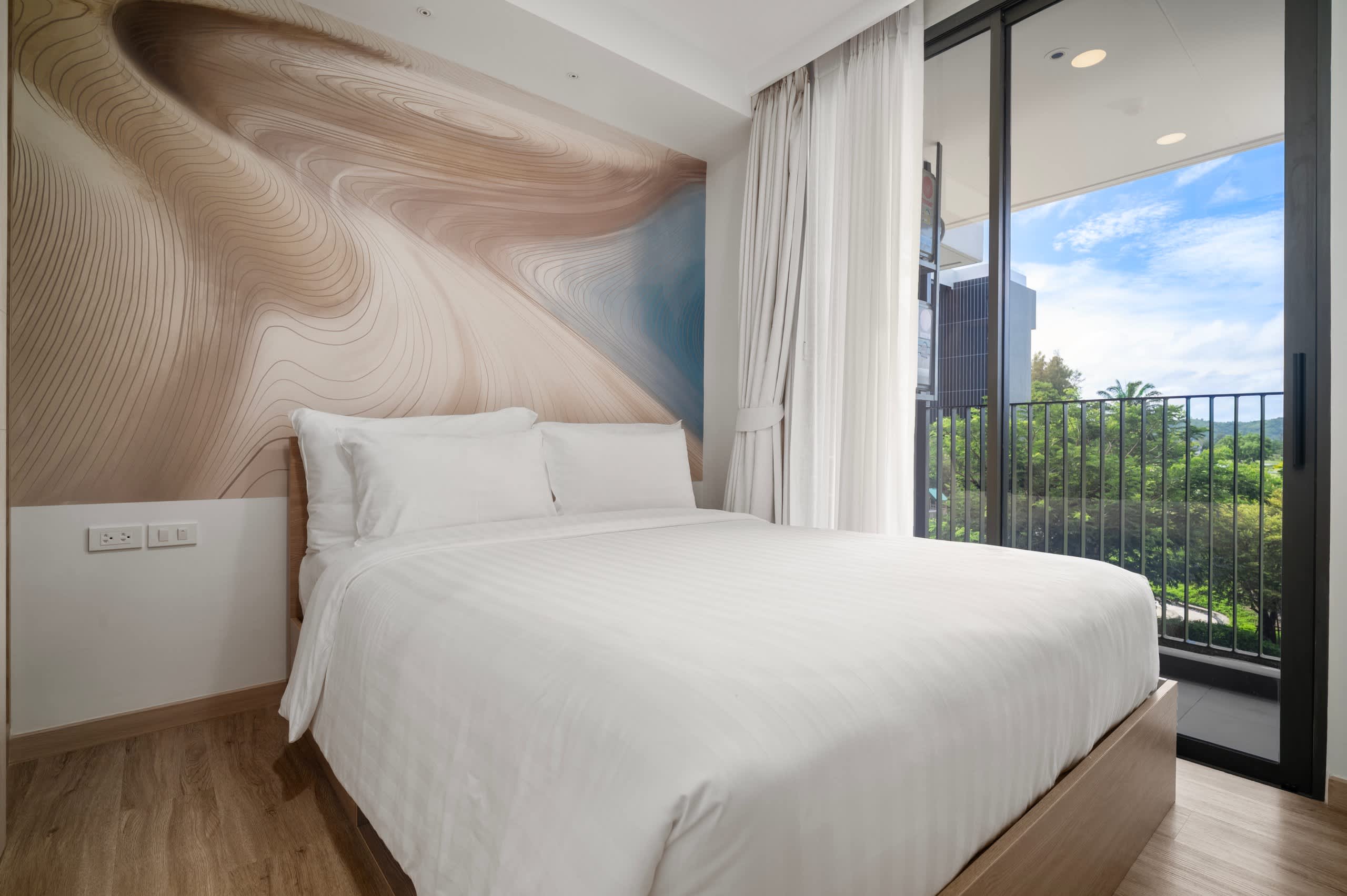 Skypark Aurora 1BR 1B Golf side