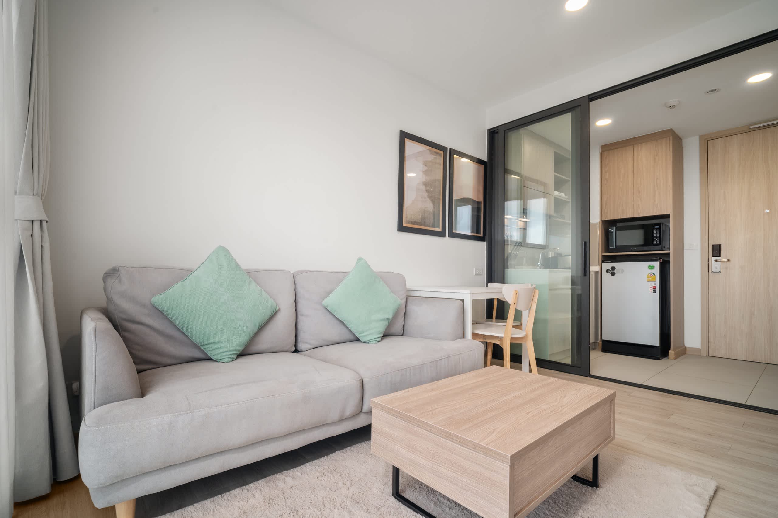 Skypark Aurora 1BR 1B Lake side