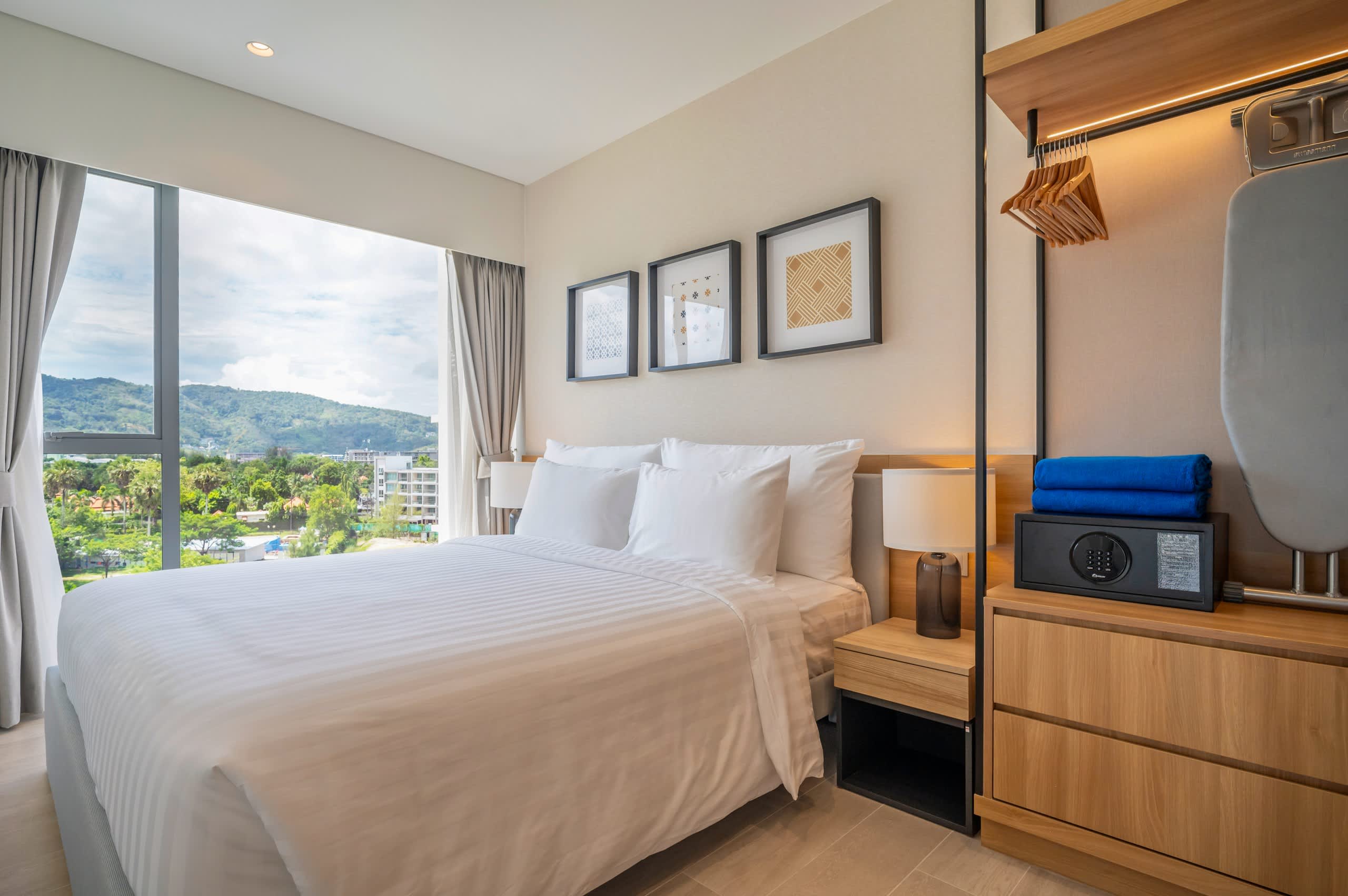 Laguna Lakeside Residences 2BR C2 Lake side