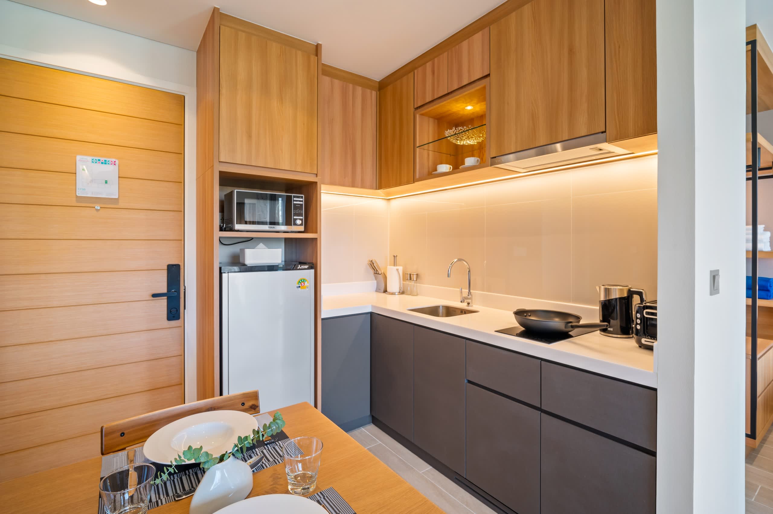 Laguna Lakeside Residences 1BR A2 Road side
