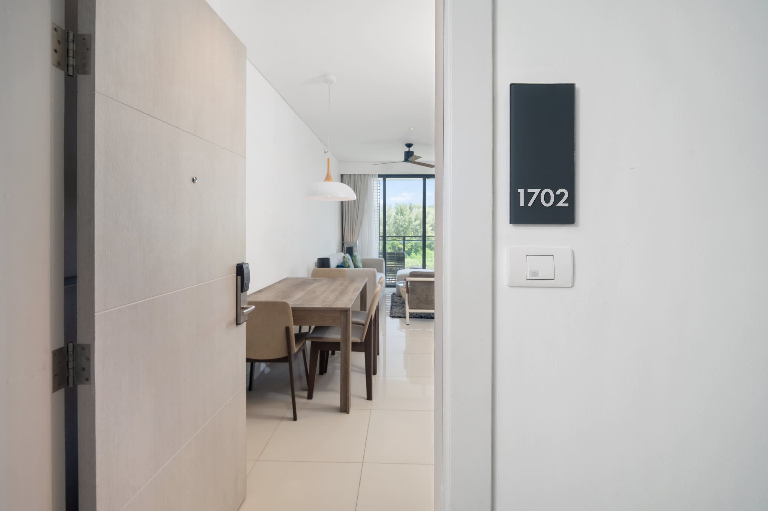 Cassia Residences, Two-Bedroom 1702 D Premium Lake