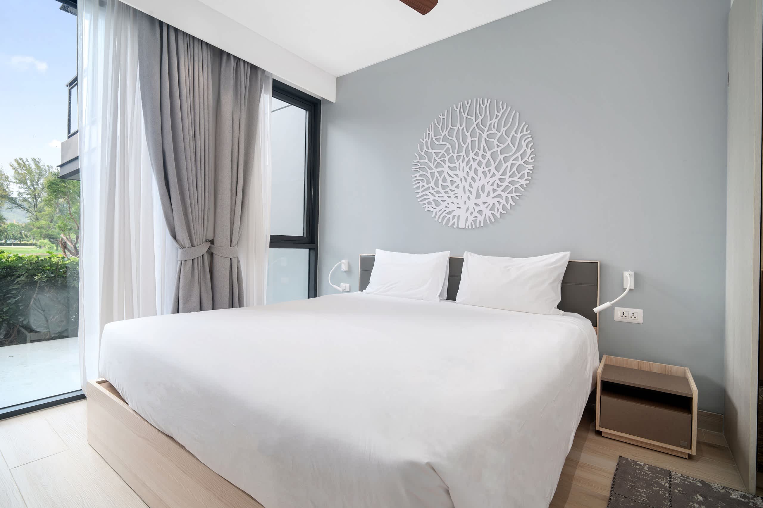 Cassia Residences 1BR A1 Lake side Ground Floor