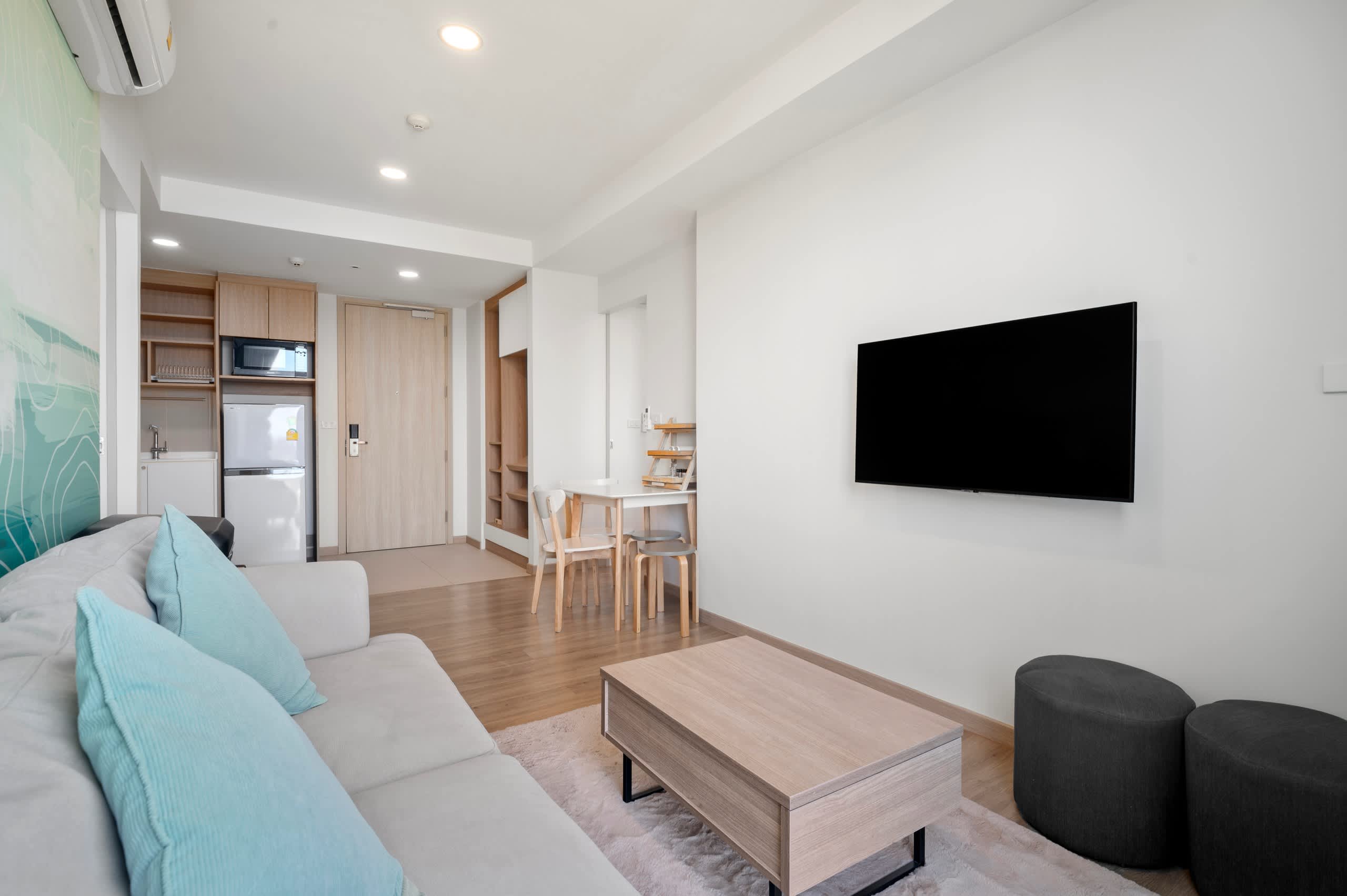 Skypark Aurora 2BR 2Cx1 Lake side