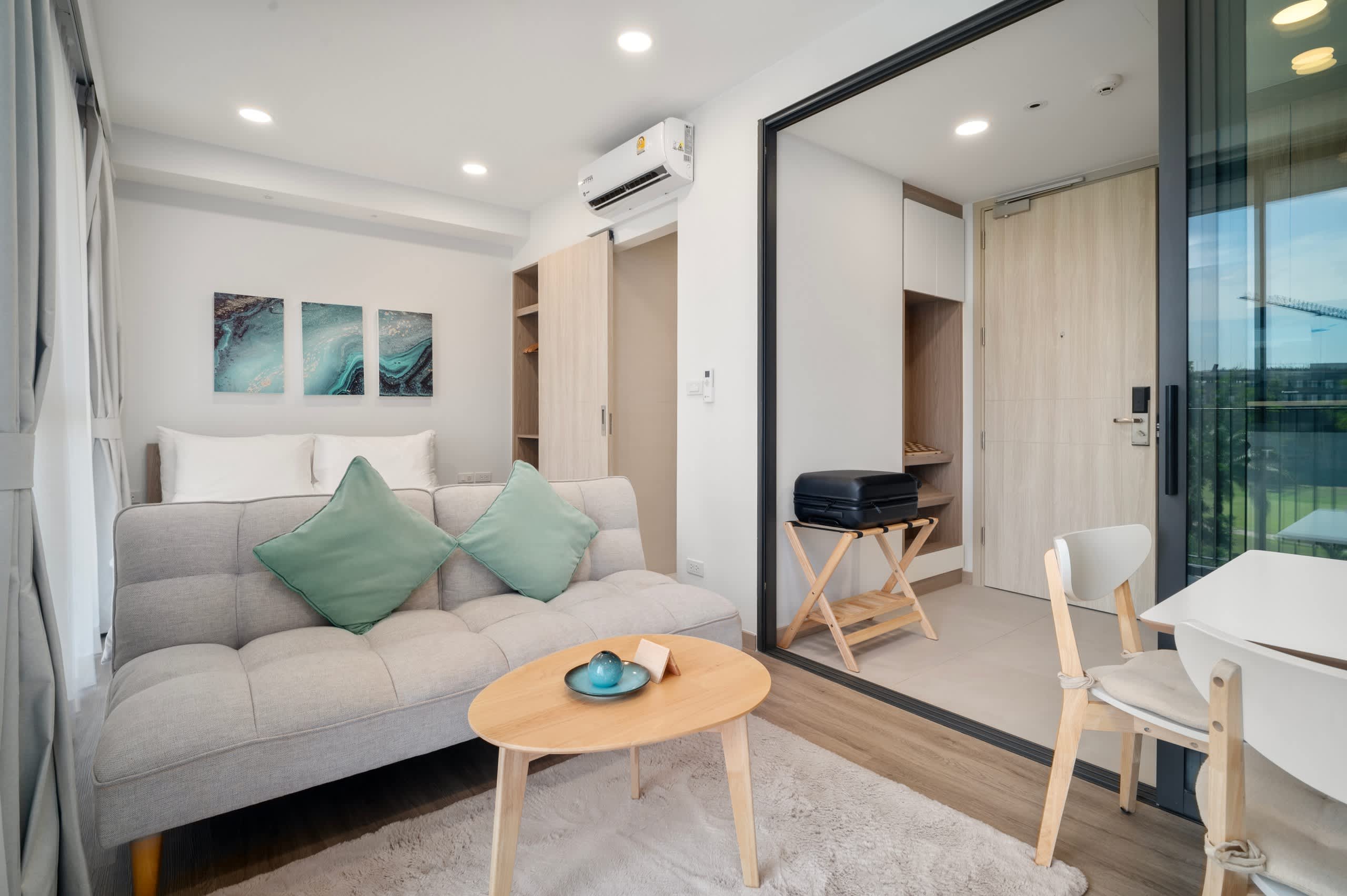 Skypark Aurora Studio 1A Golf side