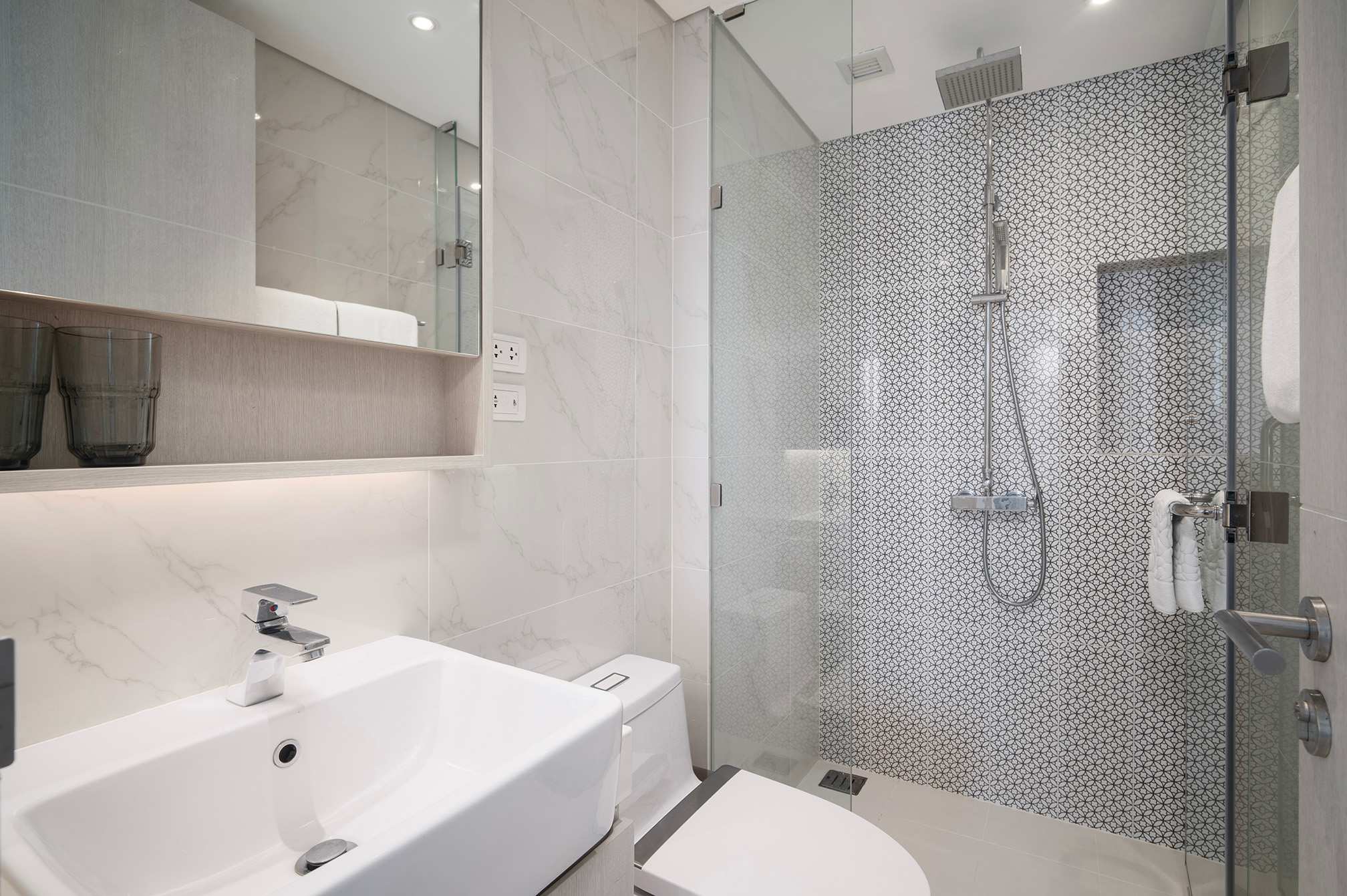 Cassia Residences 2BR D Lake side
