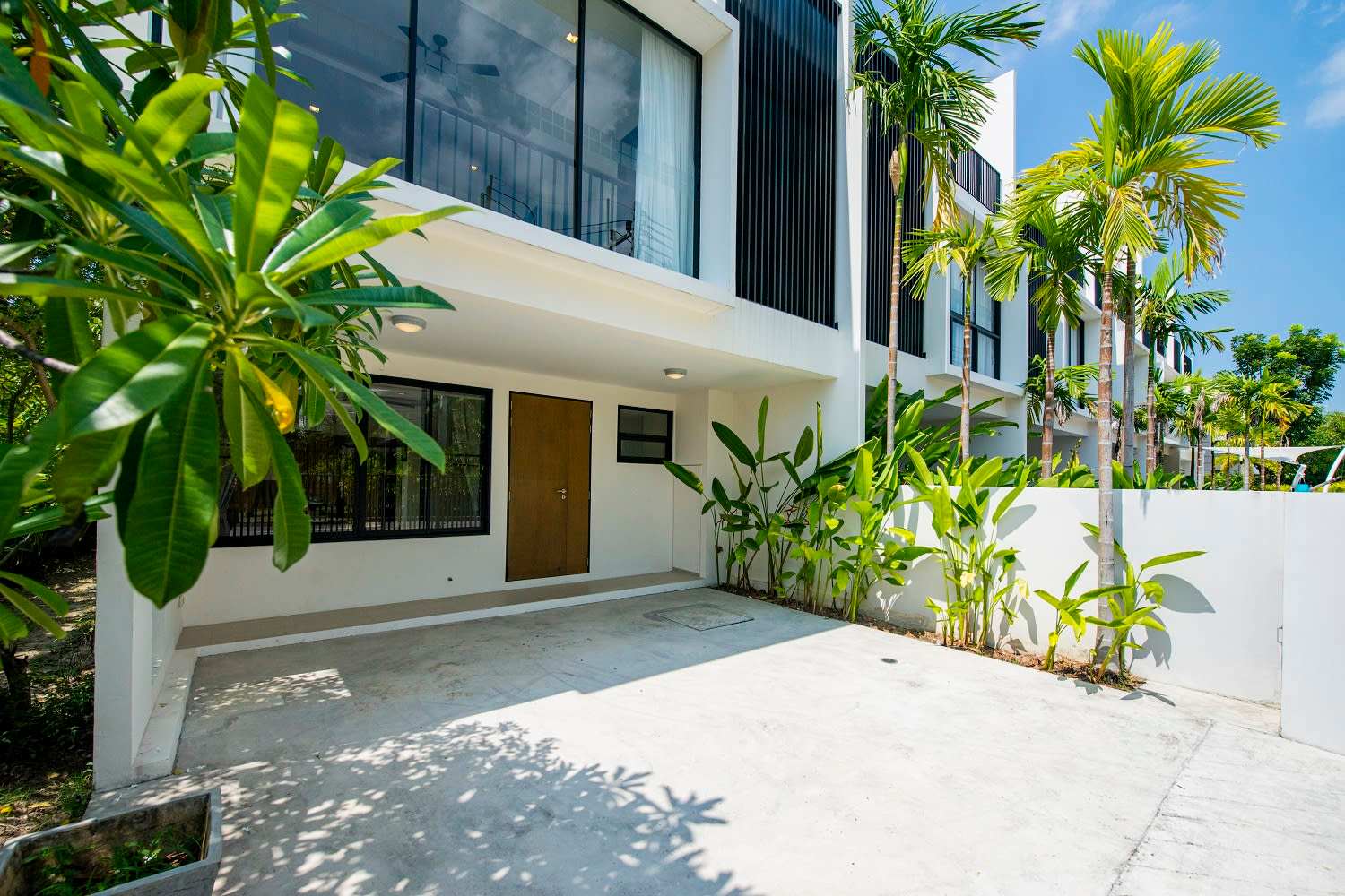 Laguna Parkside Residences 2BR 65/150