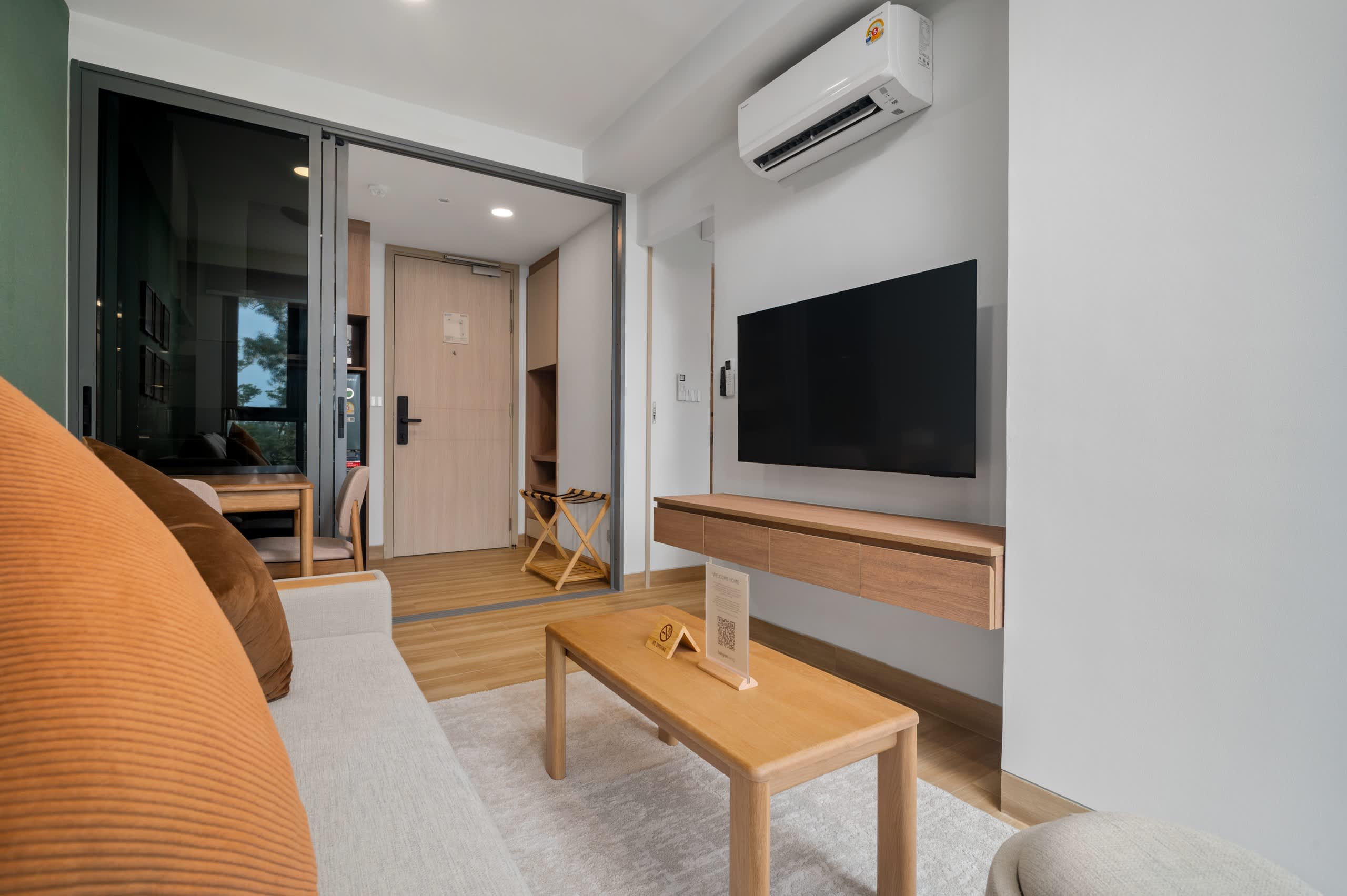 Skypark Celeste 5, One Bedroom 1Bx Premium