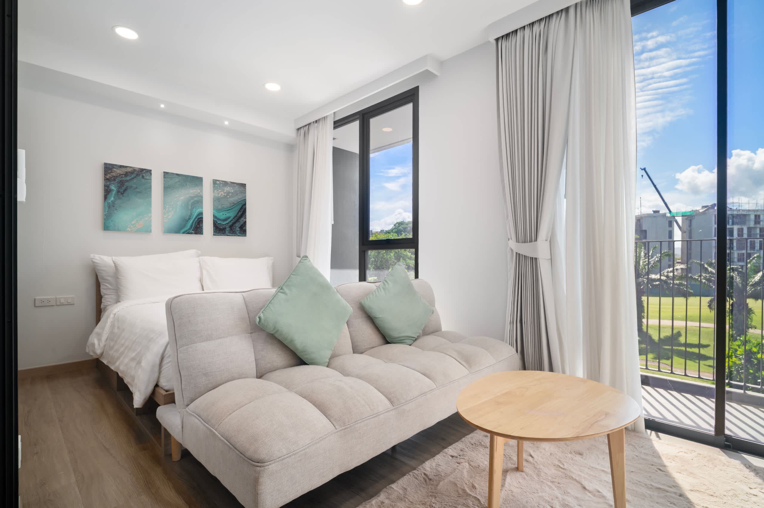 Skypark Aurora Studio 1A Golf side
