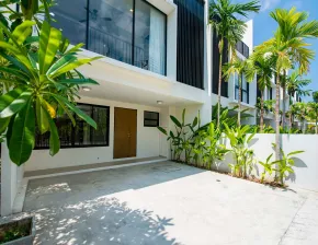 Laguna Parkside, Three-Bedroom Townhouse